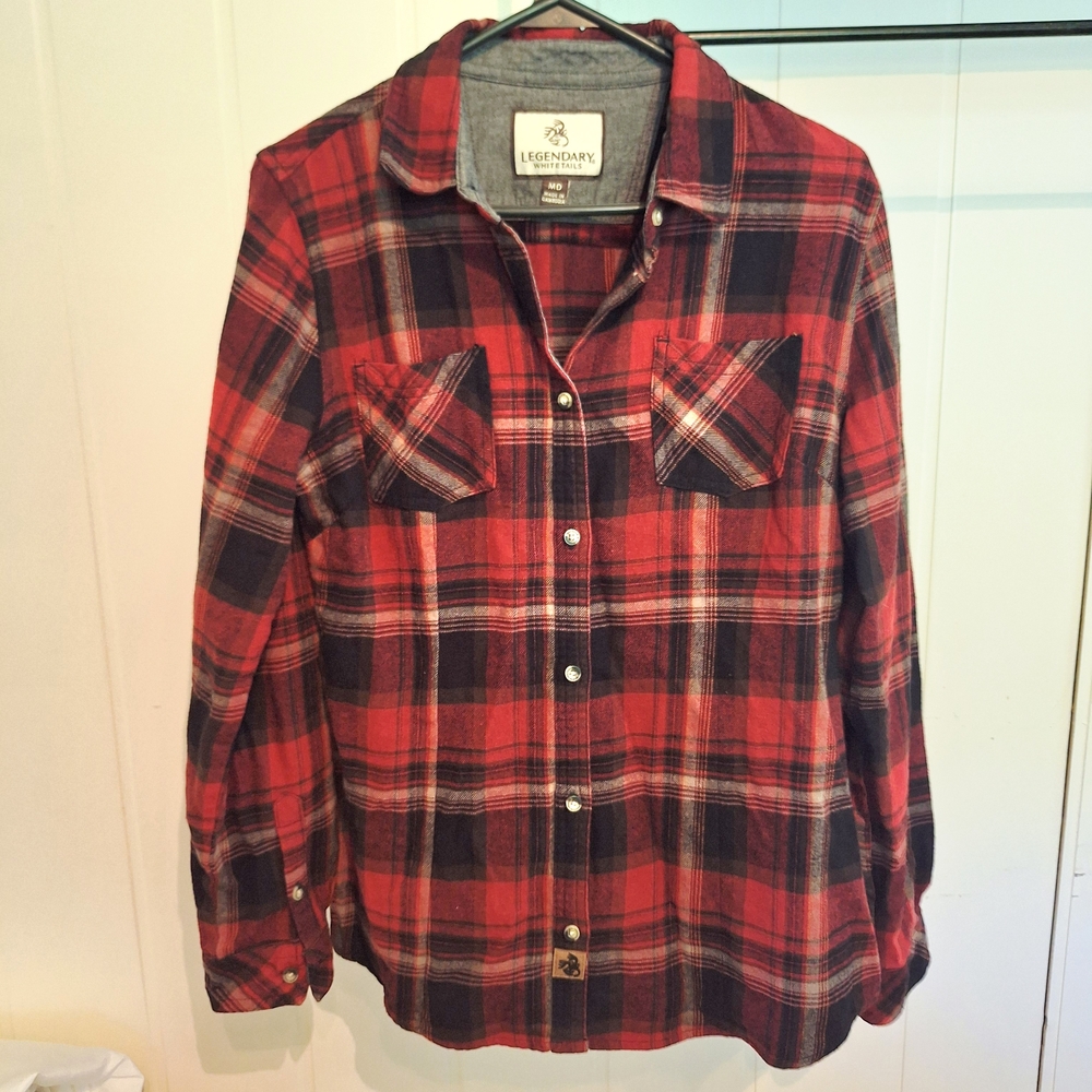 Legendary Whitetails Red and Black Checkered Flannel Size Medium Outdoor Cabin